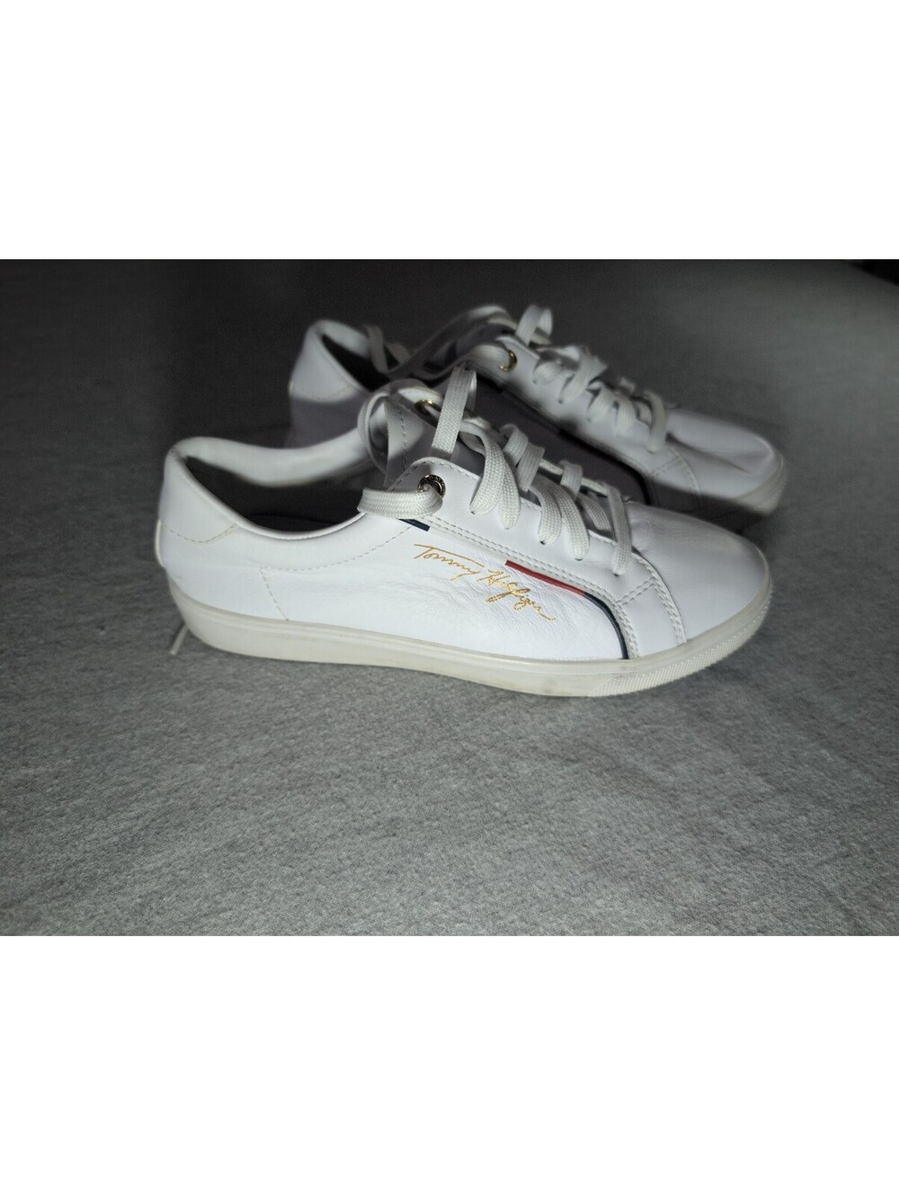 Tommy Hilfiger white leather low top sneakers